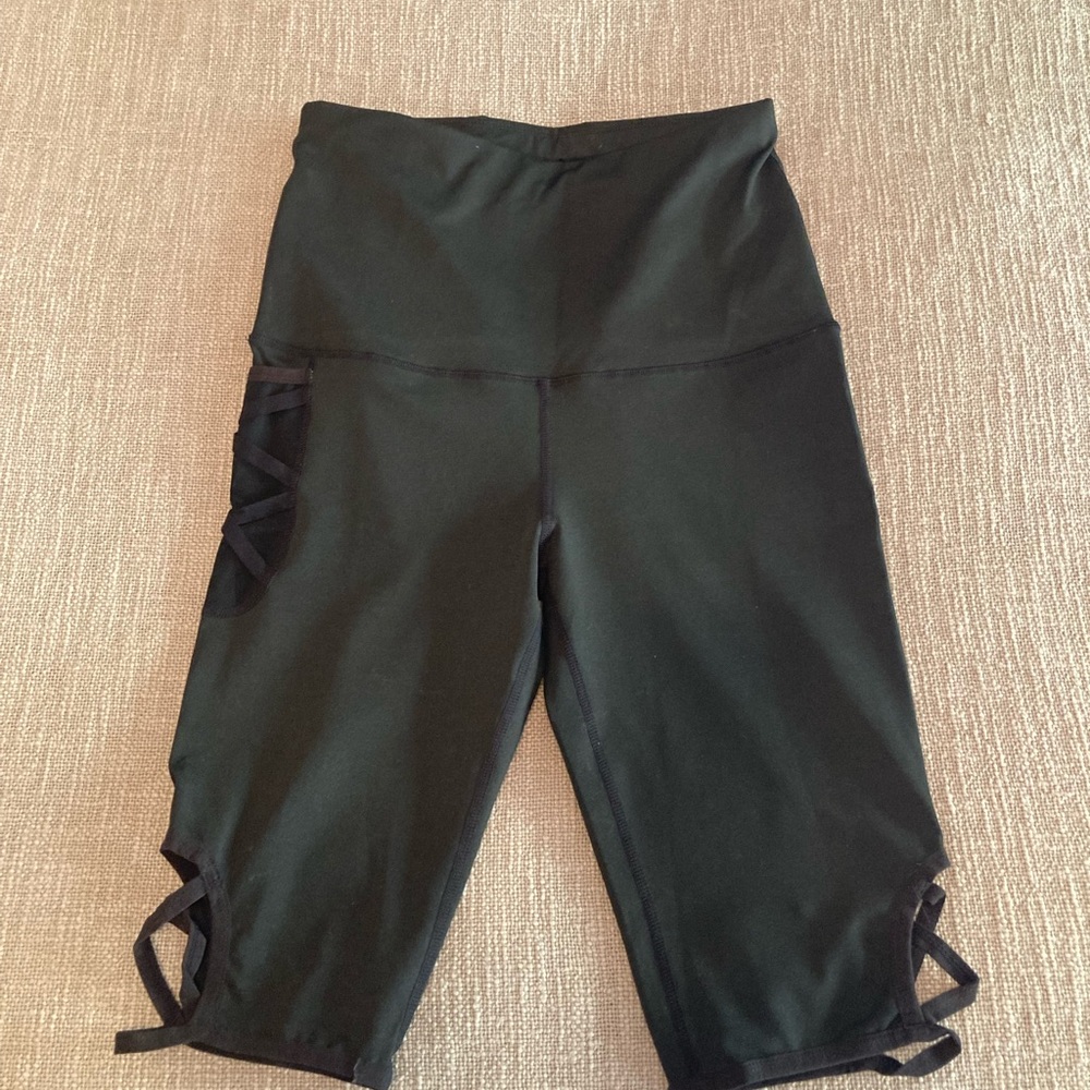 Black Capri Leggings with Side Cutout design